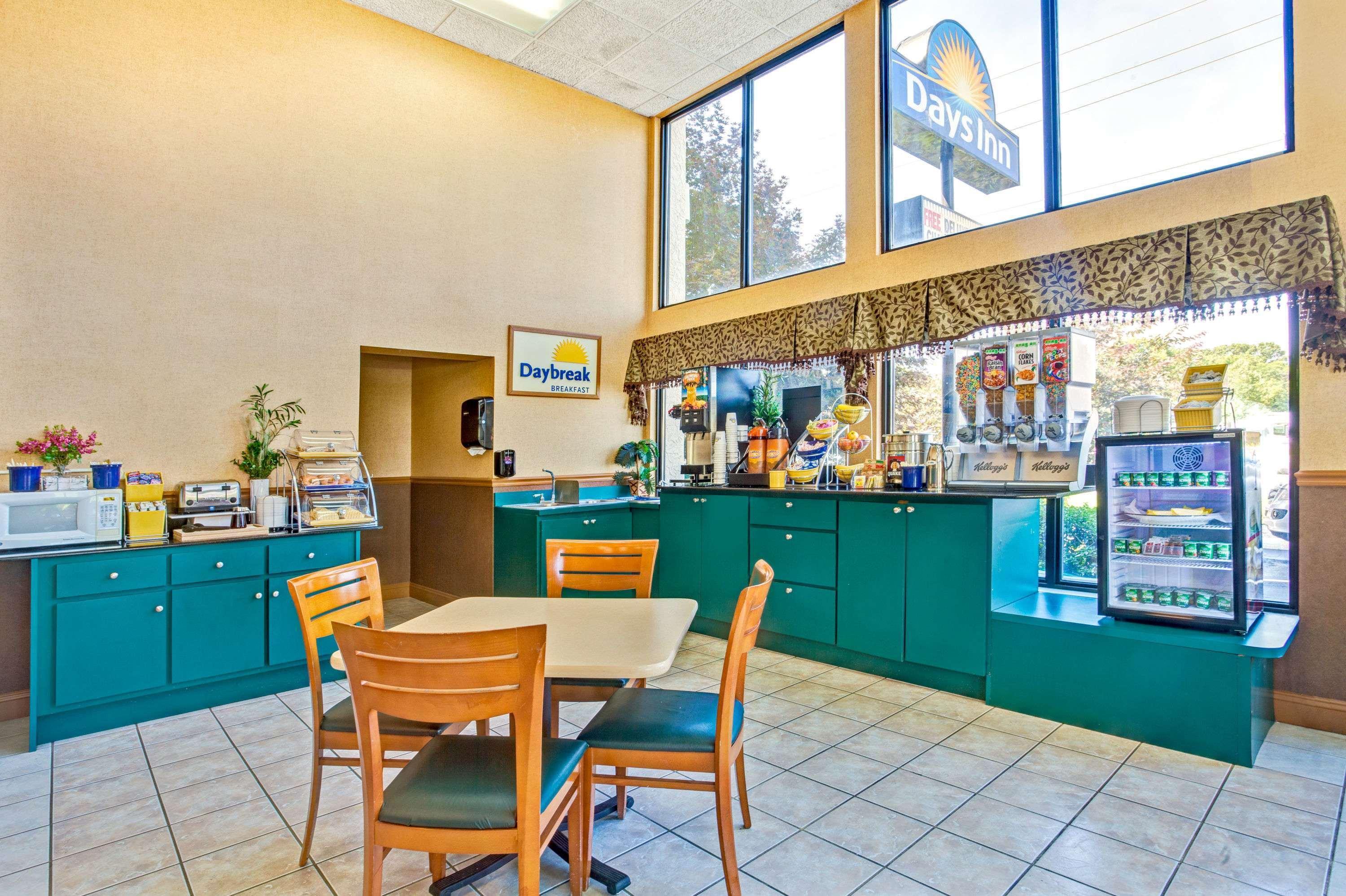 Days Inn By Wyndham Kodak/Sevierville Intrstate Smokeymntns Экстерьер фото